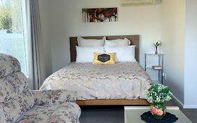 Cozy And Sunny Room Near City To Seapath